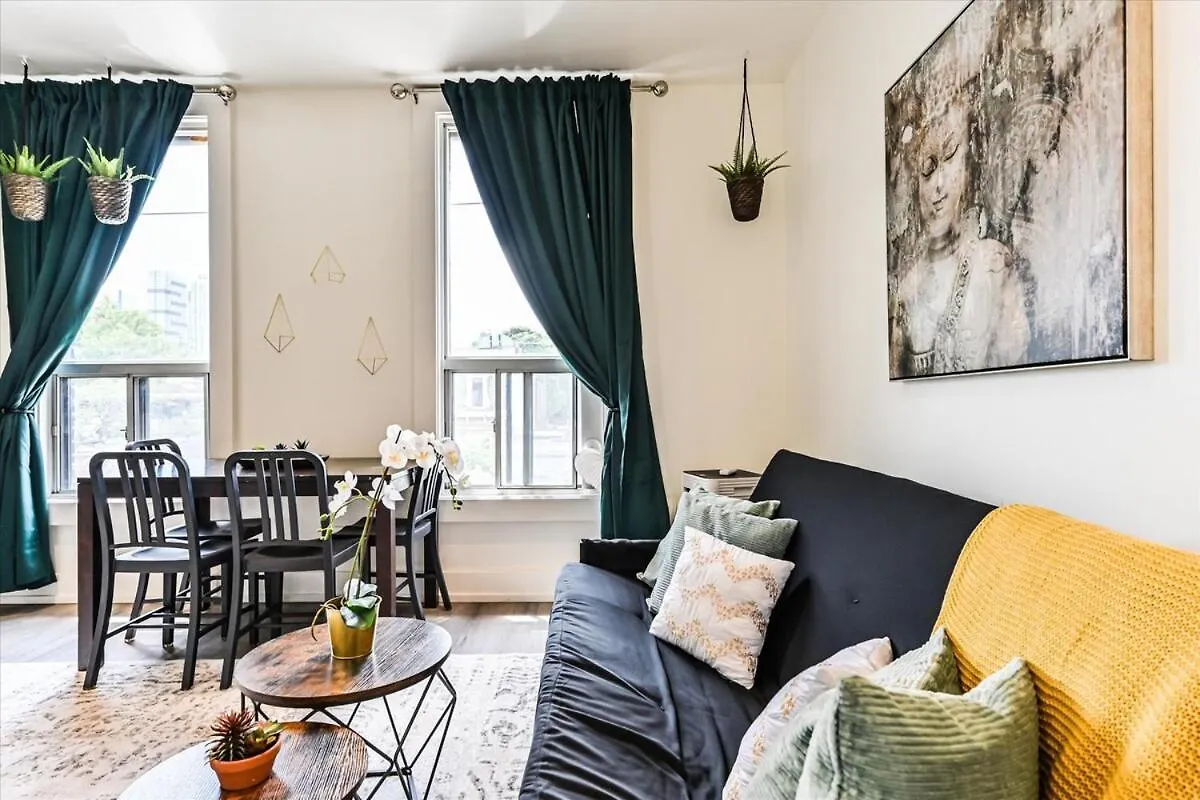 1 Bedroom Oasis In Downtown Toronto Apartment